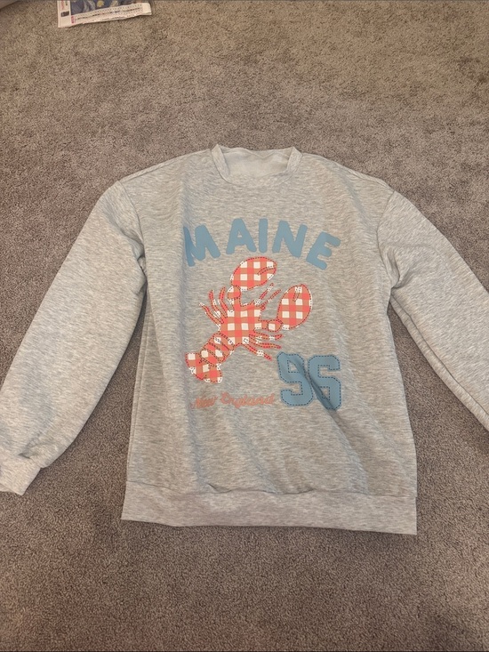 SHEIN Tops - SHEIN Light Gray Maine Lobster Graphic Sweatshirt